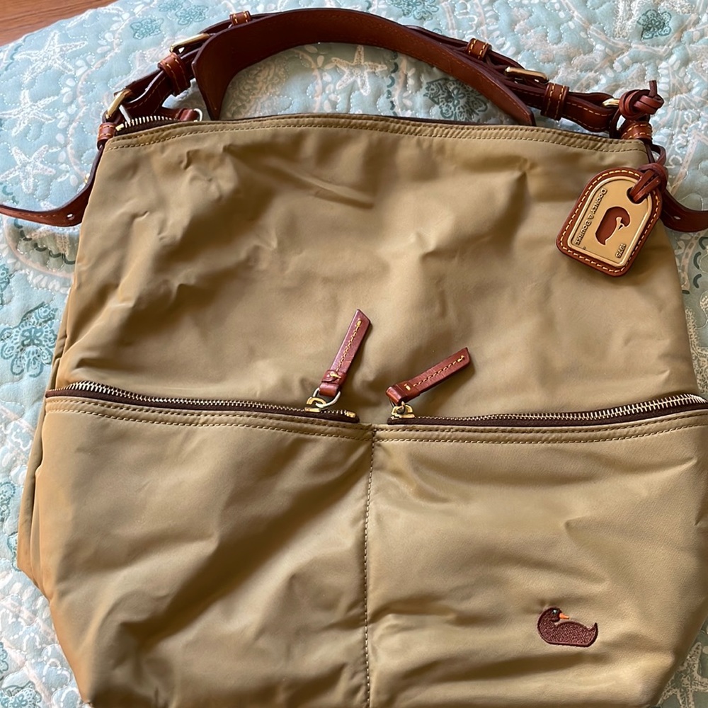 Dooney & Bourke tan shoulder bag